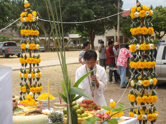 พิธีพุทธาภิเษกเหรียญปู่เจ้าใส "รุ่นสร้างเรือยาว" ณ วัดเทพเจริญ (วัดถ้ำรับร่อ) อ.ท่าแซะ จ.ชุมพร ในวันที่ 6 สิงหาคม 2553